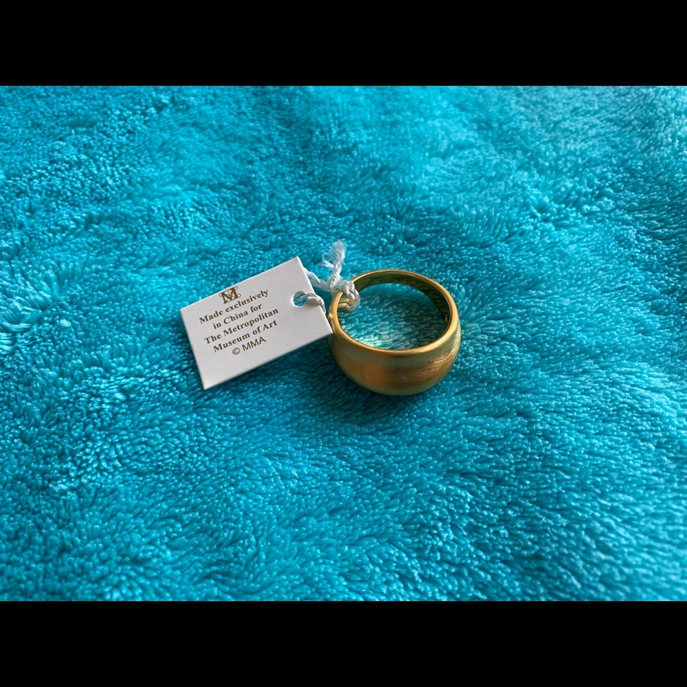 Modern Gold Plated Ring MET MUSEUM NY Gift Shop - Picture 4 of 6